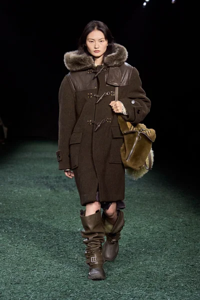 Look 4